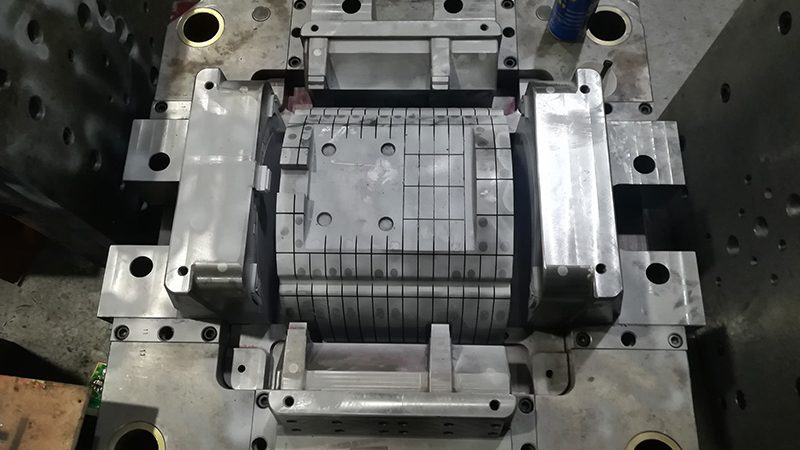 上海精密压铸模具：揭秘十大品牌背后的技术秘密**