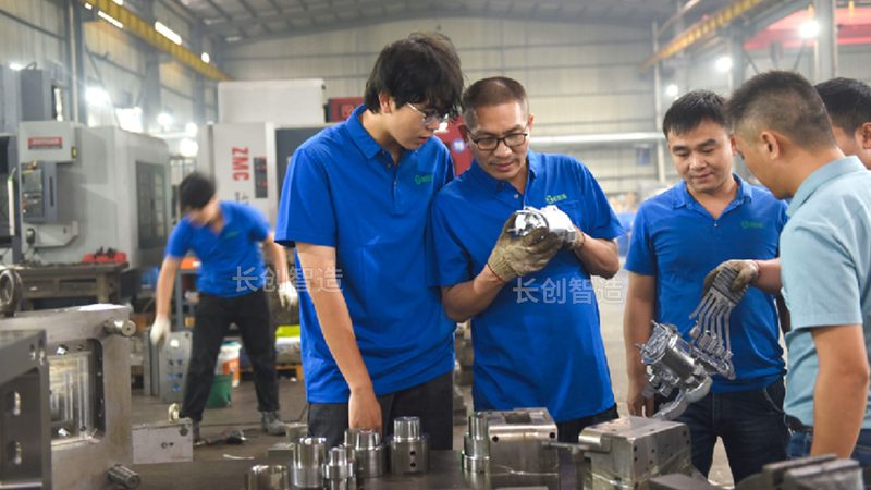 苏州模具定制，如何选择靠谱的厂家？**